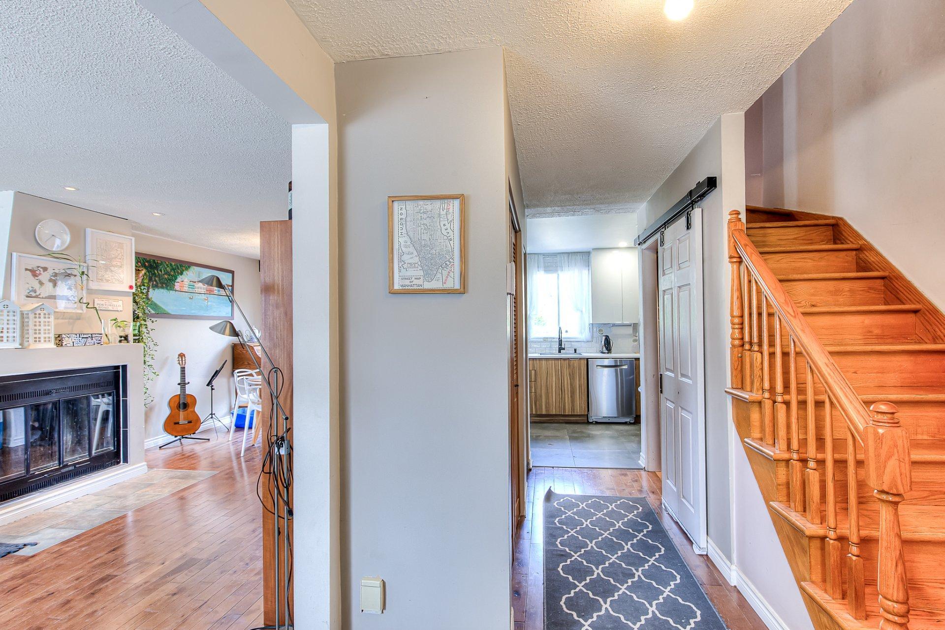 









534


Rue de Megève

,
Laval (Laval-des-Rapides),




QC
H7N5G3


