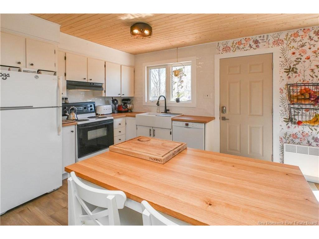 









3180


Alcide

ST,
Tracadie,




NB
E1X 1A5


