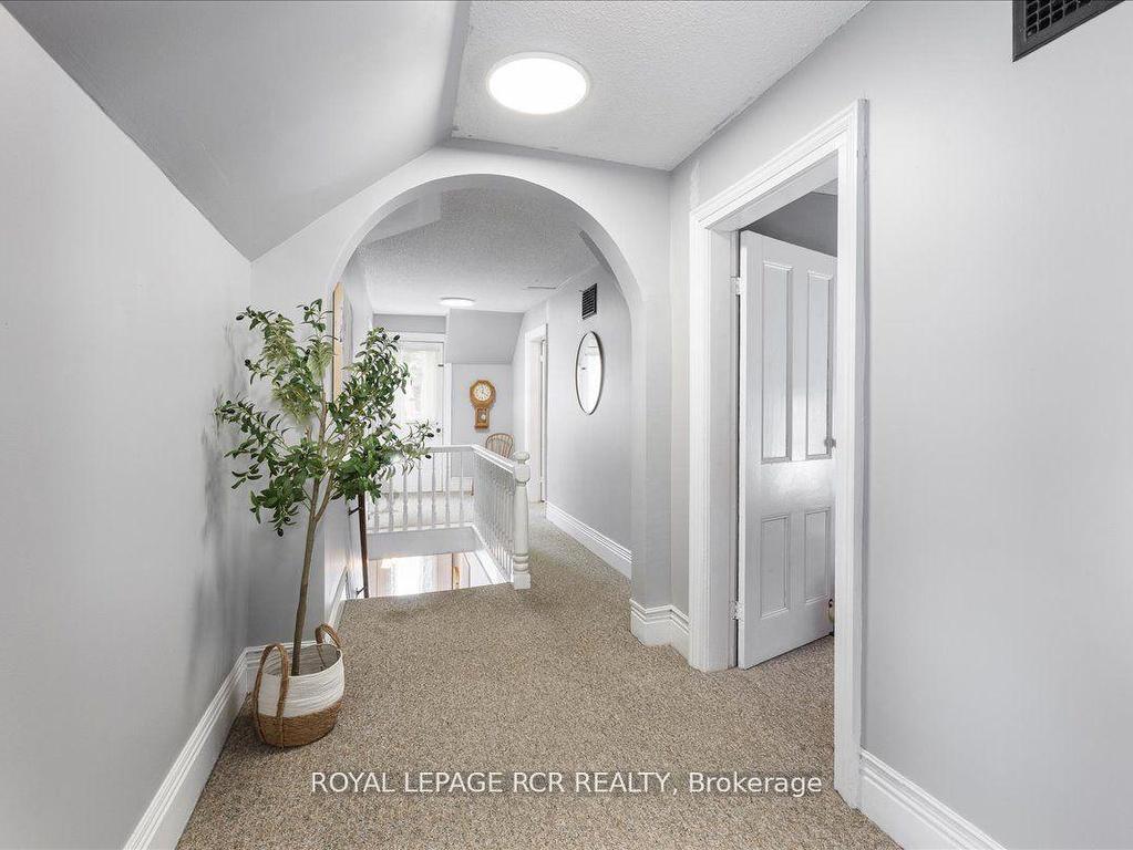 









19052


Centre

Street,
East Gwillimbury,




ON
L0G 1M0

