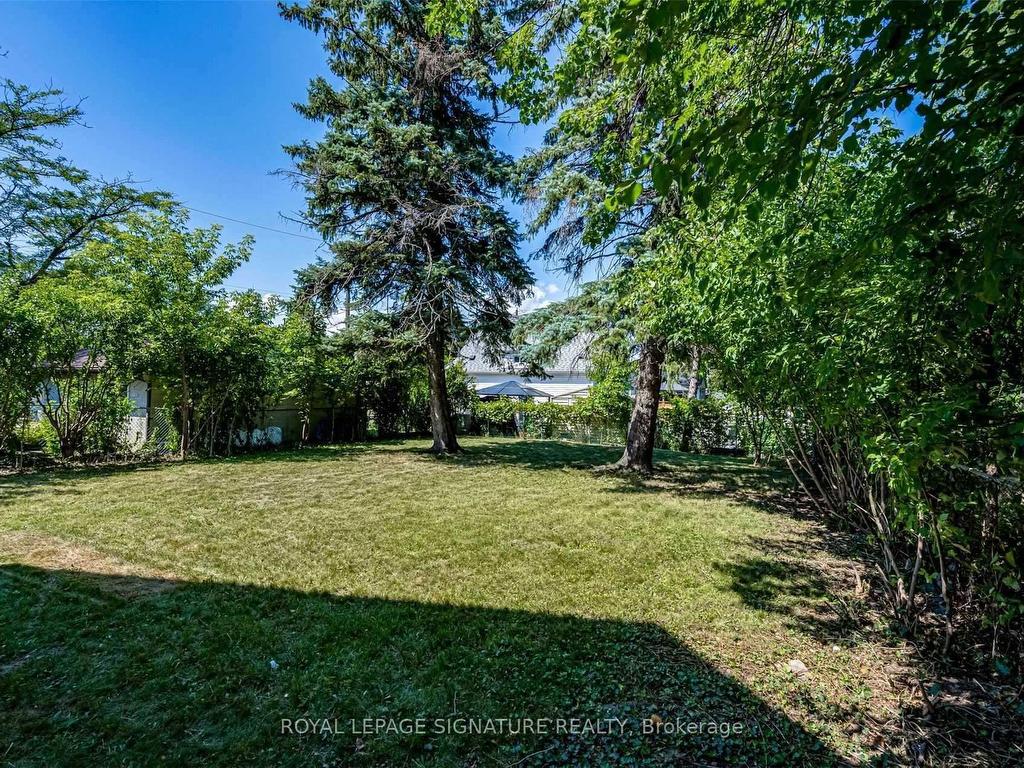 









487


Brucedale

Avenue East, LOWER,
Hamilton,




ON
L8V 1P1

