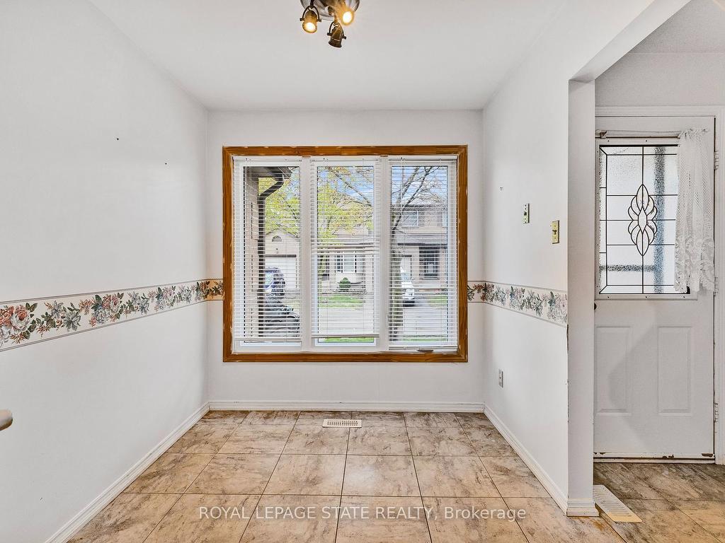 









618


Barton

Street, 21,
Hamilton,




ON
L8E 4X3

