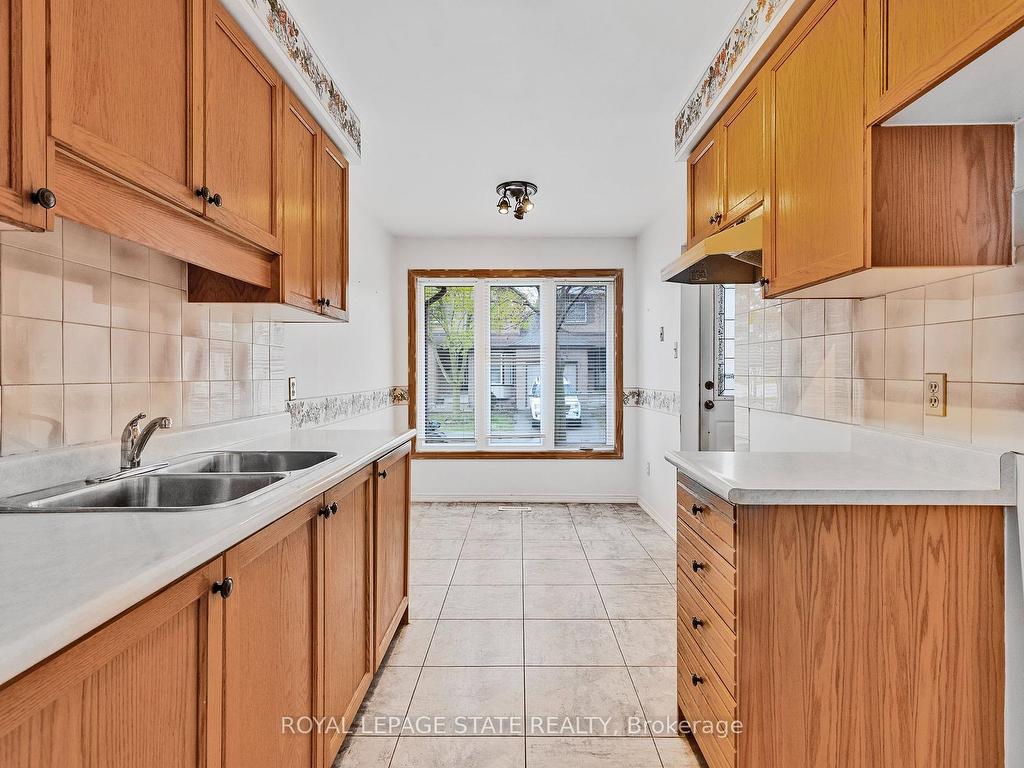 









618


Barton

Street, 21,
Hamilton,




ON
L8E 4X3

