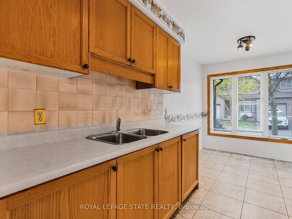 









618


Barton

Street, 21,
Hamilton,




ON
L8E 4X3

