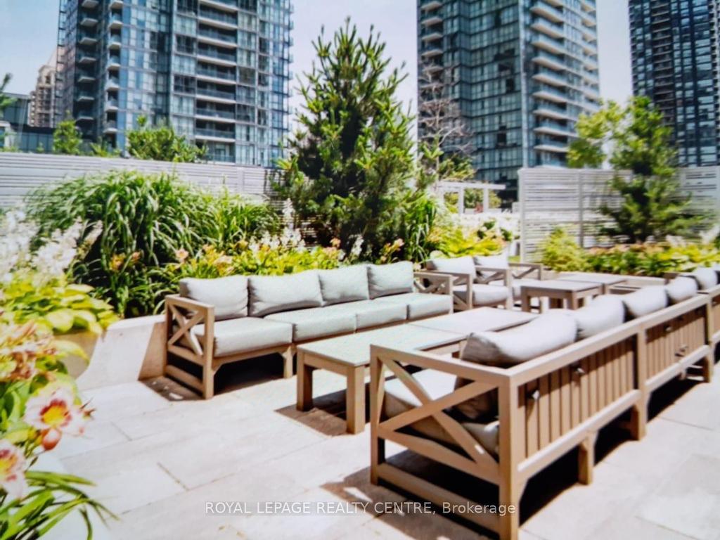 









4055


Parkside Village

Drive, 627,
Mississauga,




ON
L5B 0K8

