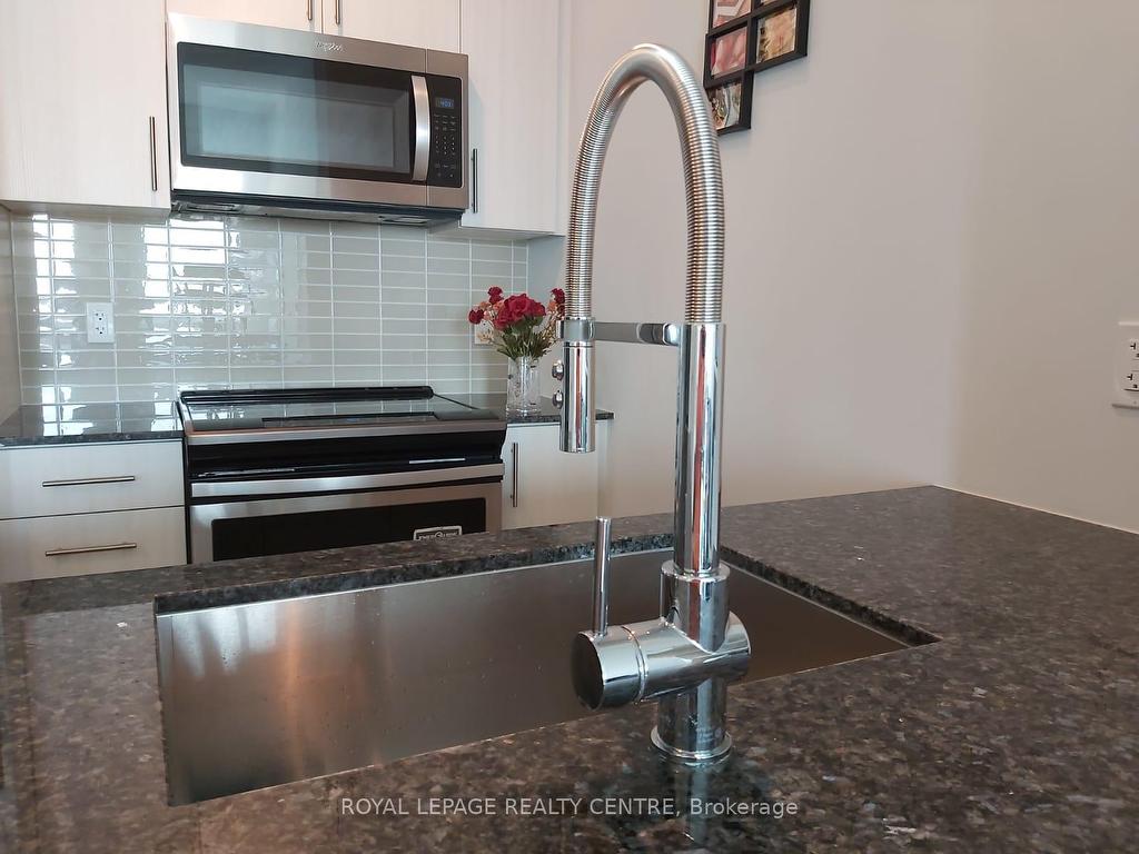 









4055


Parkside Village

Drive, 627,
Mississauga,




ON
L5B 0K8

