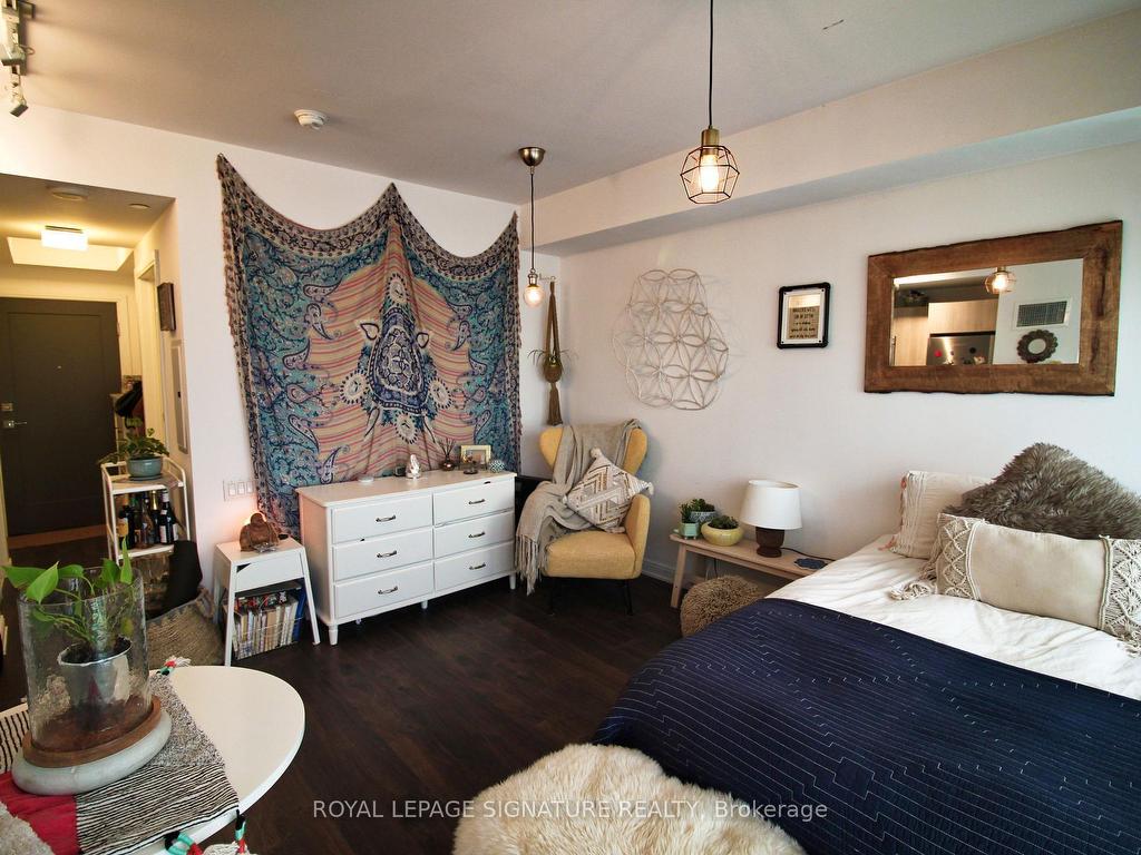 









42


Charles

Street East, 1608,
Toronto,




ON
M4Y 0B7

