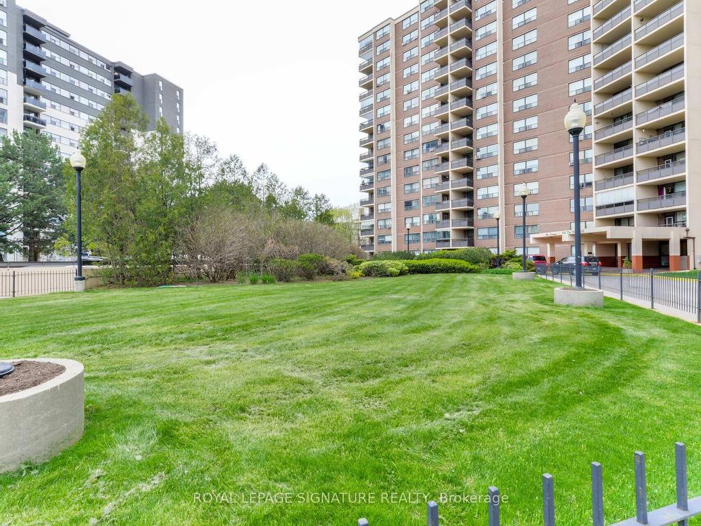 









551


The West Mall

N/A, 1219,
Toronto,




ON
M9C 1G7

