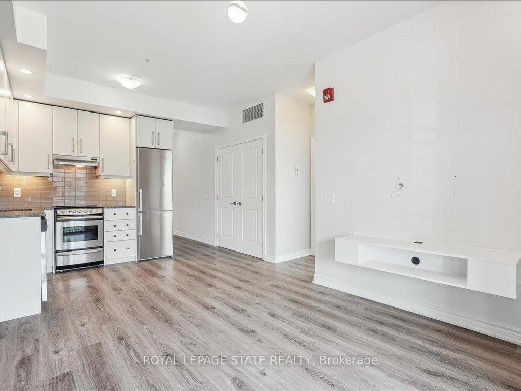









40


Esplanade

Lane, 401,
Grimsby,




ON
L3M 0G9

