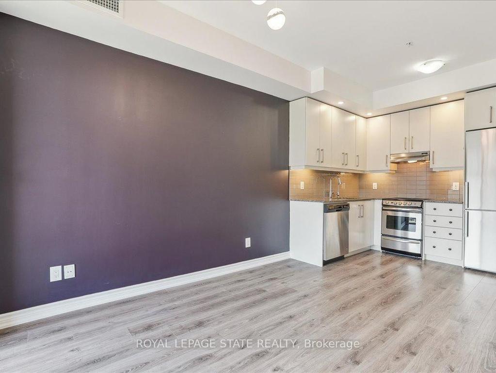 









40


Esplanade

Lane, 401,
Grimsby,




ON
L3M 0G9


