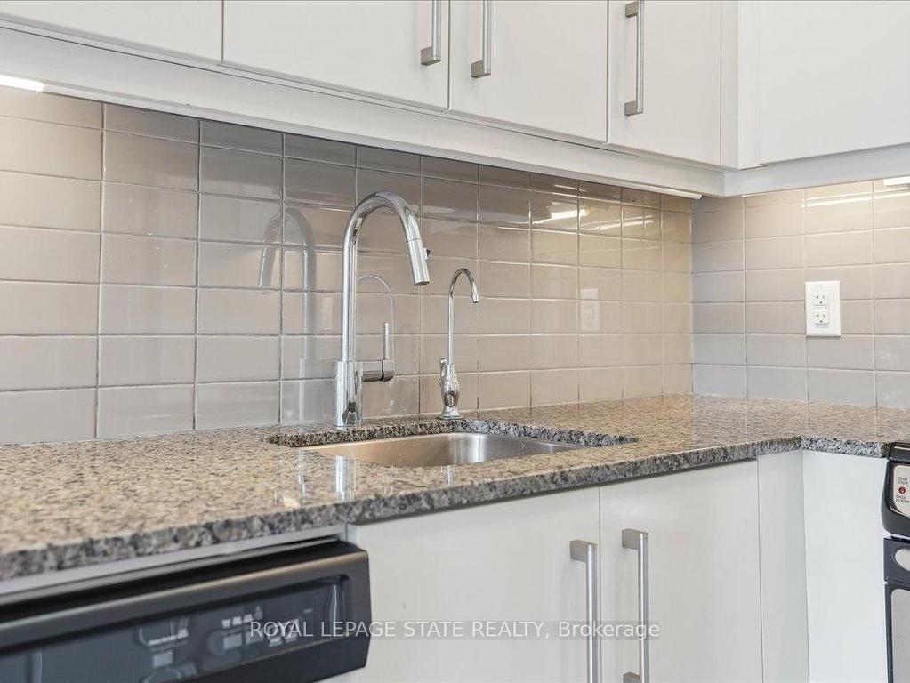 









40


Esplanade

Lane, 401,
Grimsby,




ON
L3M 0G9

