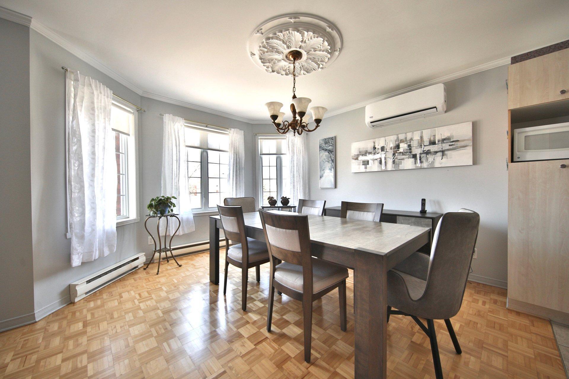 









1810


Rue des Saphirs

, 201,
Longueuil (Saint-Hubert),




QC
J4T3T9

