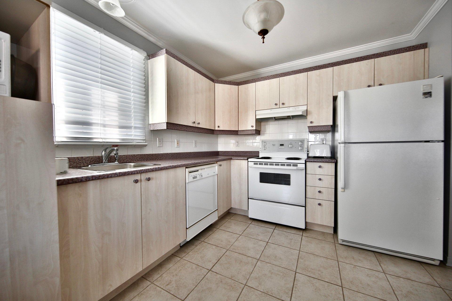 









1810


Rue des Saphirs

, 201,
Longueuil (Saint-Hubert),




QC
J4T3T9

