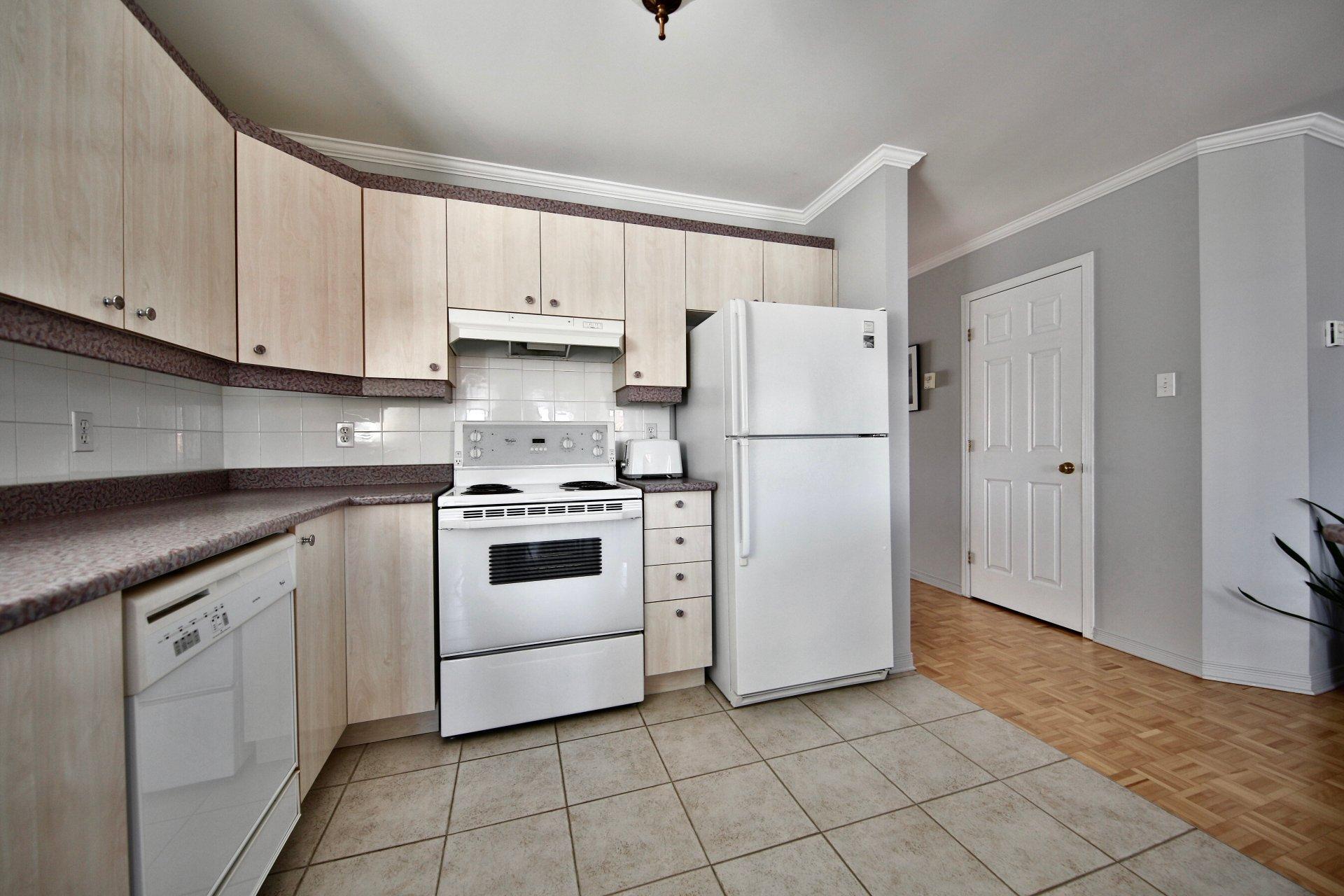









1810


Rue des Saphirs

, 201,
Longueuil (Saint-Hubert),




QC
J4T3T9

