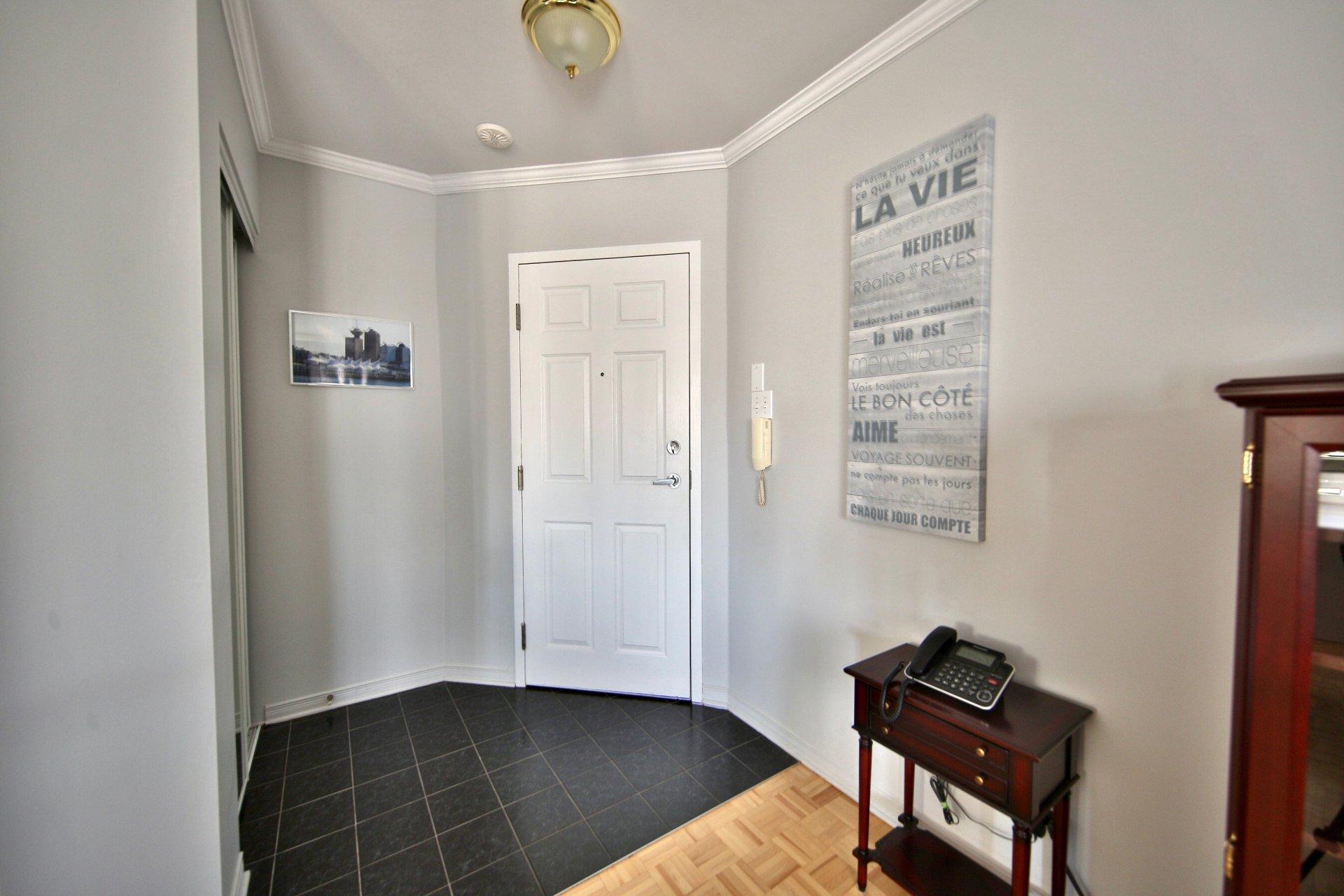 









1810


Rue des Saphirs

, 201,
Longueuil (Saint-Hubert),




QC
J4T3T9

