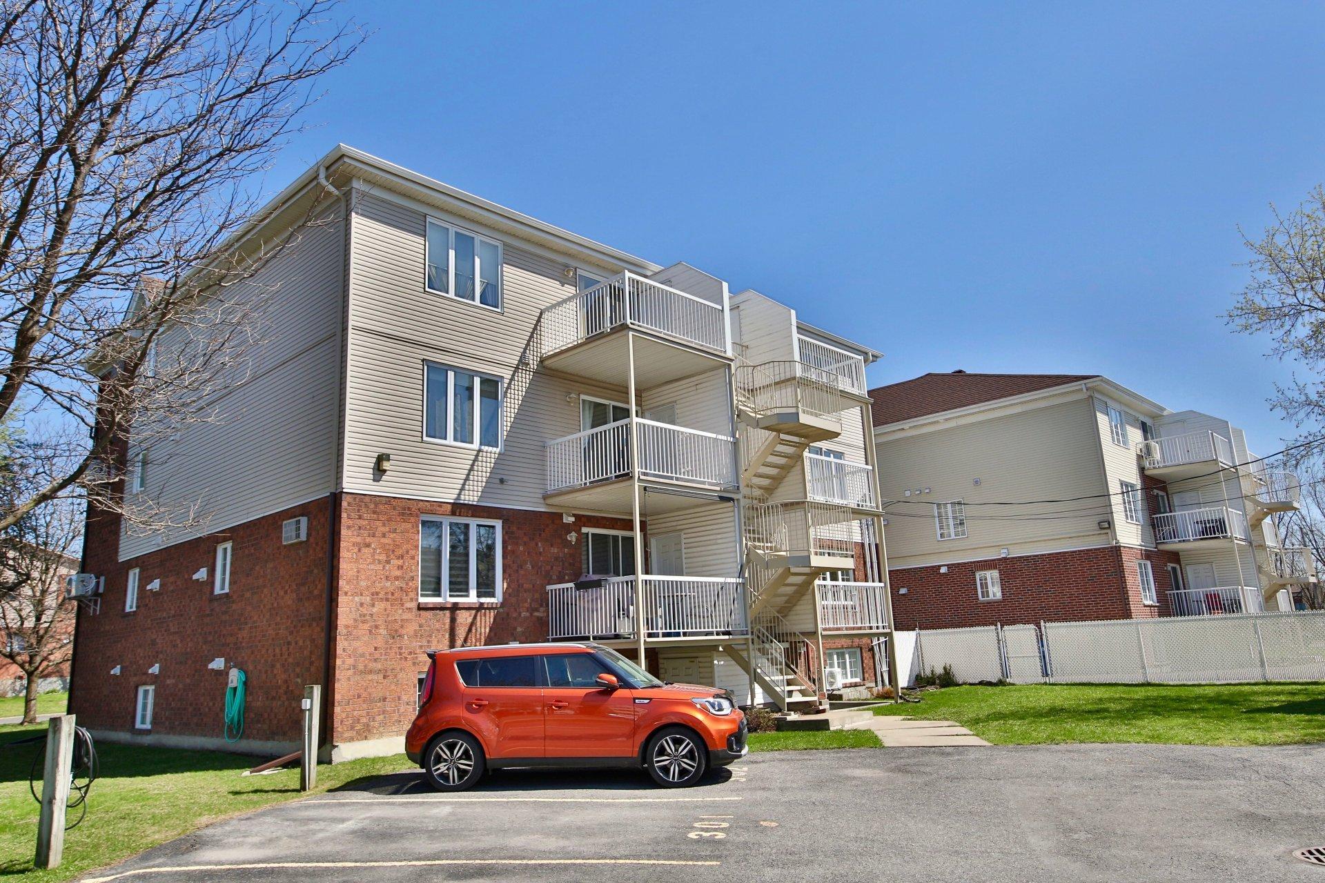 









1810


Rue des Saphirs

, 201,
Longueuil (Saint-Hubert),




QC
J4T3T9

