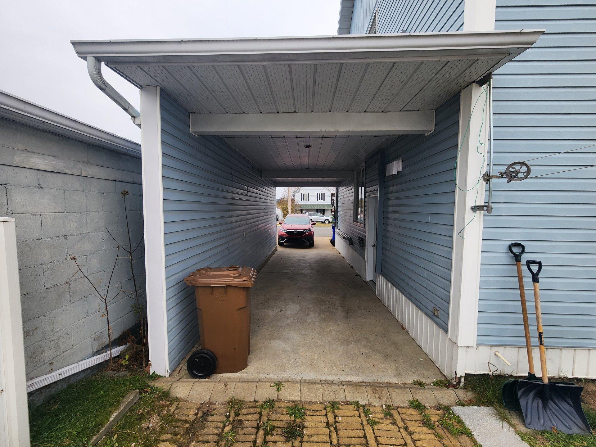 









346

 - 348


Rue Kitchener

,
La Tuque,




QC
G9X2K4


