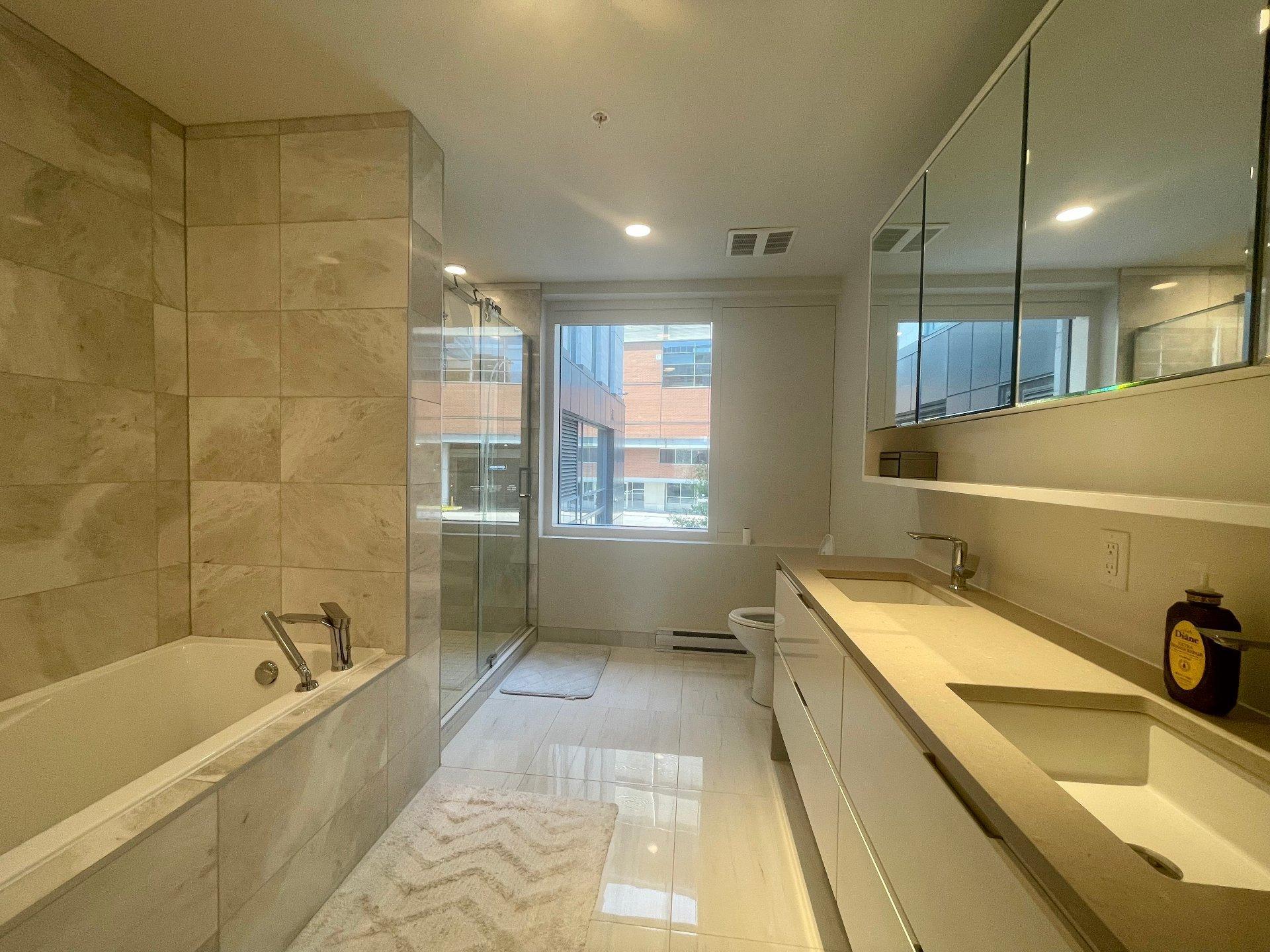 









1288


Rue St-Antoine O.

, TH09,
Montréal (Ville-Marie),




QC
H3X0C6

