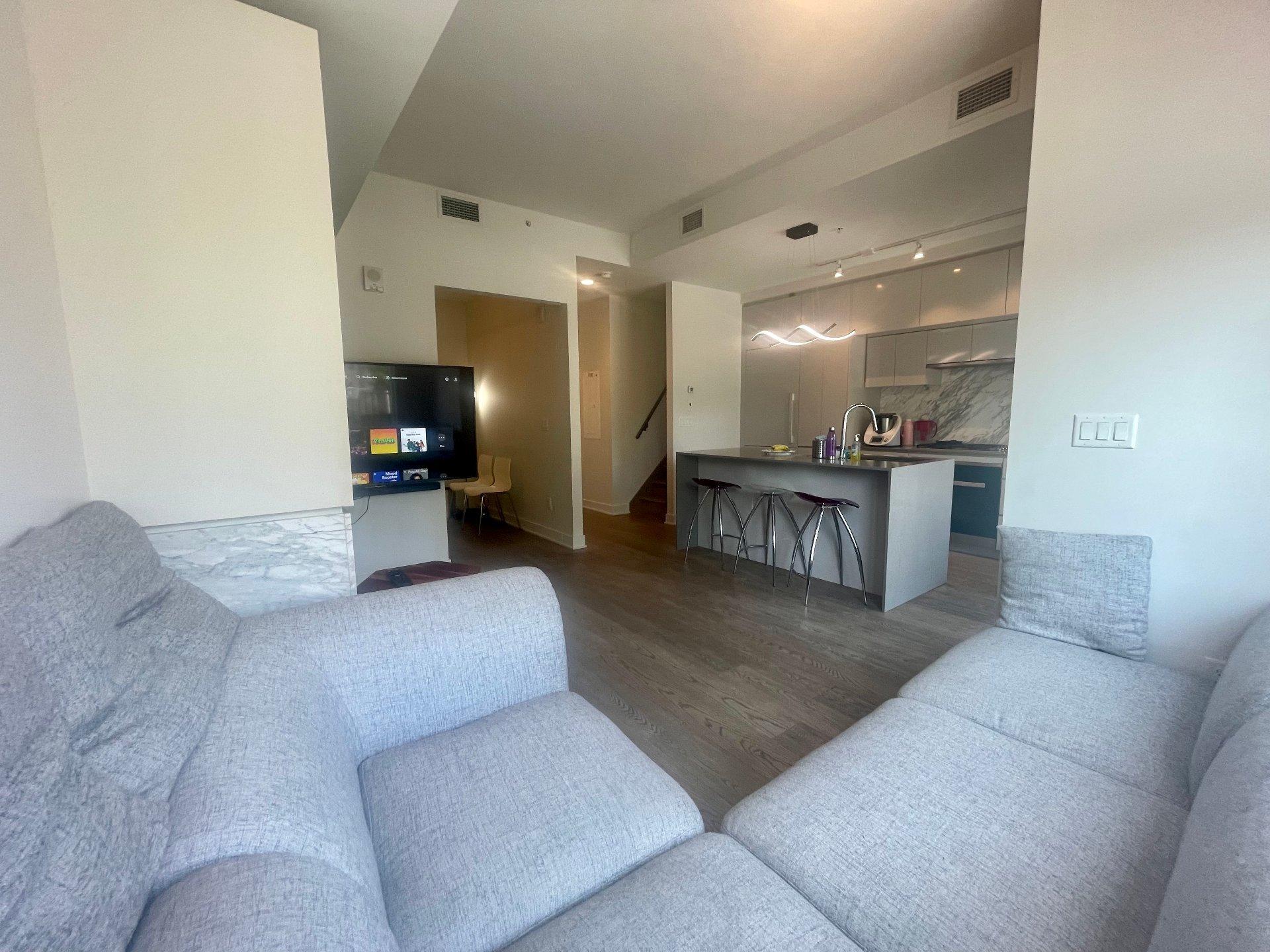 









1288


Rue St-Antoine O.

, TH09,
Montréal (Ville-Marie),




QC
H3X0C6

