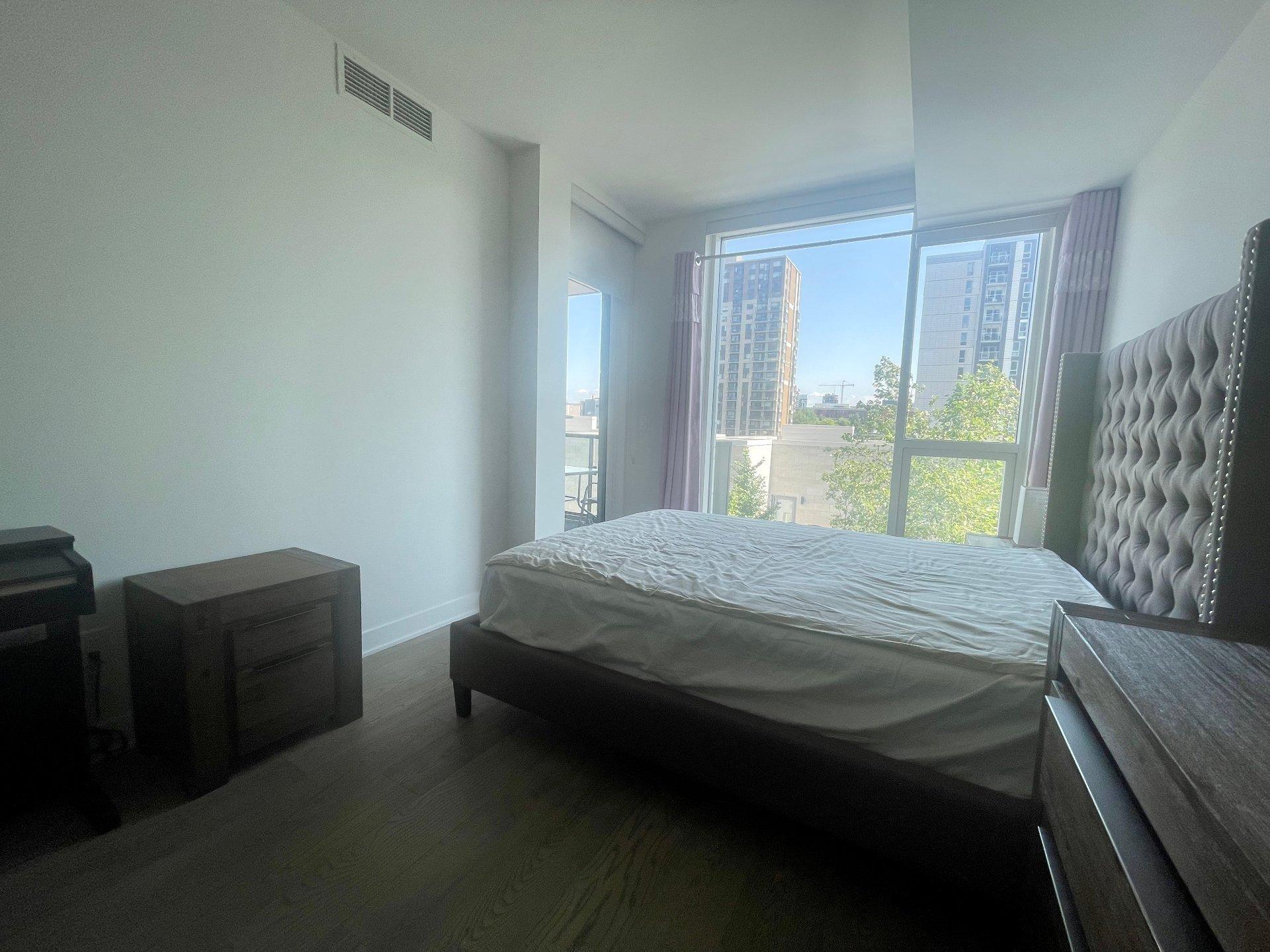 









1288


Rue St-Antoine O.

, TH09,
Montréal (Ville-Marie),




QC
H3X0C6

