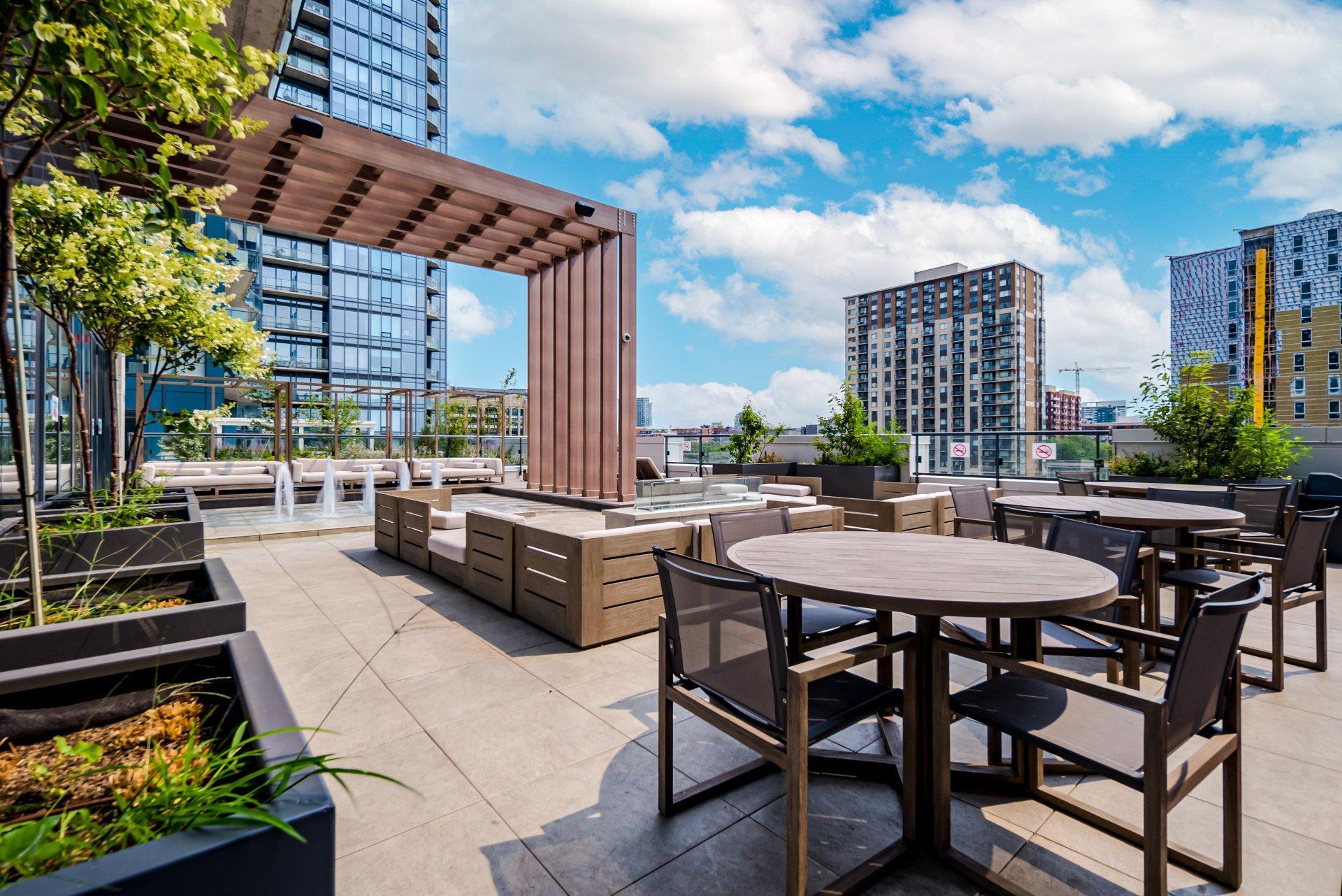 









1288


Rue St-Antoine O.

, TH09,
Montréal (Ville-Marie),




QC
H3X0C6

