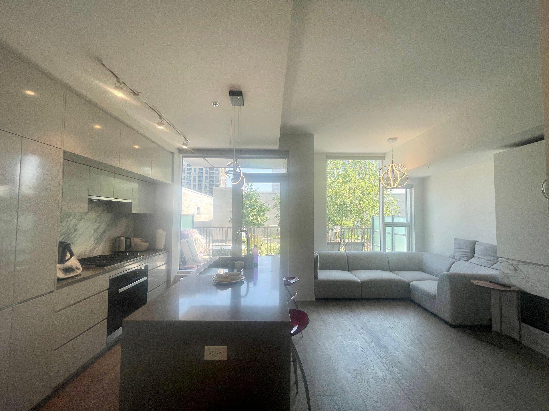 









1288


Rue St-Antoine O.

, TH09,
Montréal (Ville-Marie),




QC
H3X0C6

