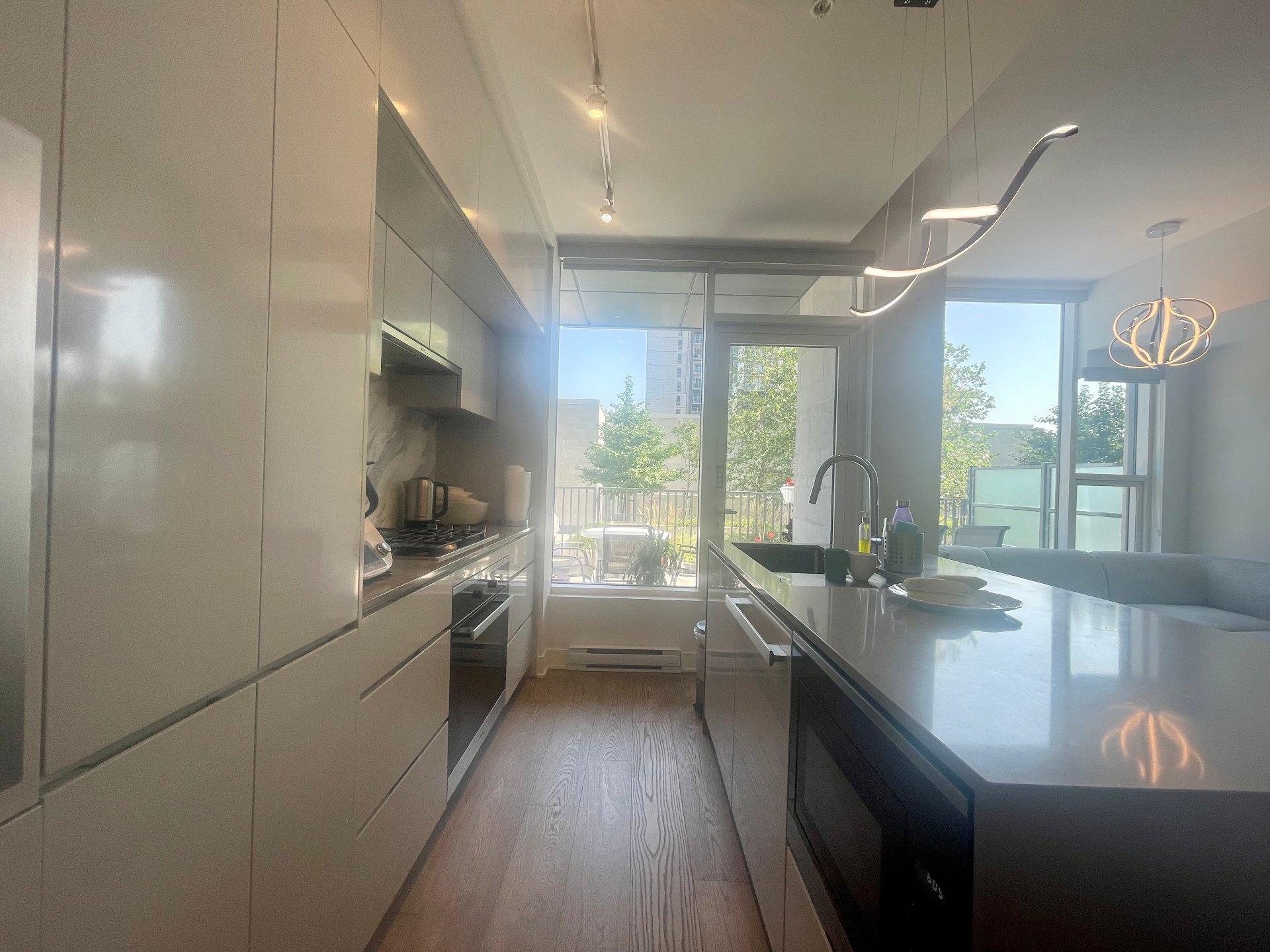 









1288


Rue St-Antoine O.

, TH09,
Montréal (Ville-Marie),




QC
H3X0C6

