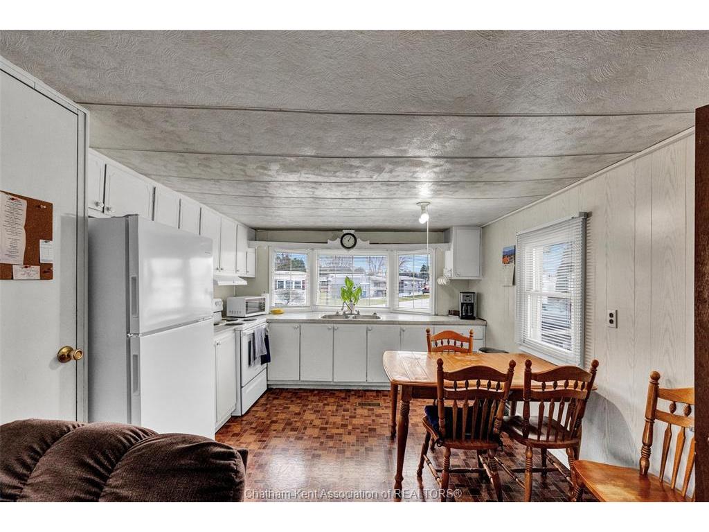 









22220


CHARING CROSS

Road, 2,
Chatham,




ON
N7M 5V8

