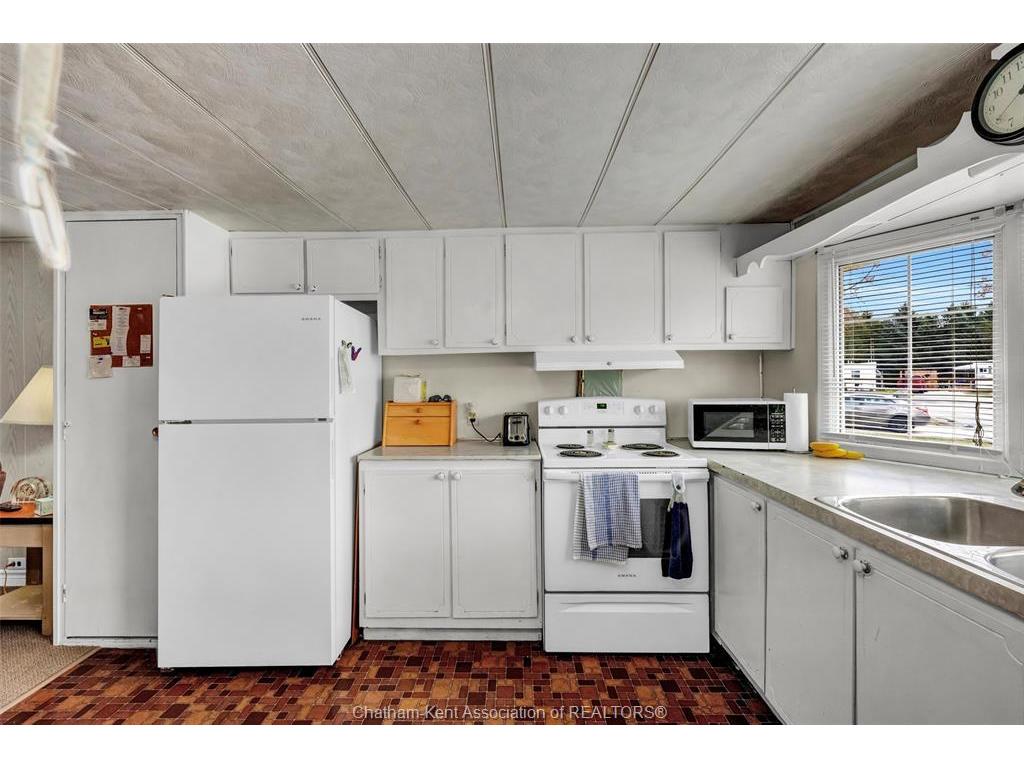 









22220


CHARING CROSS

Road, 2,
Chatham,




ON
N7M 5V8

