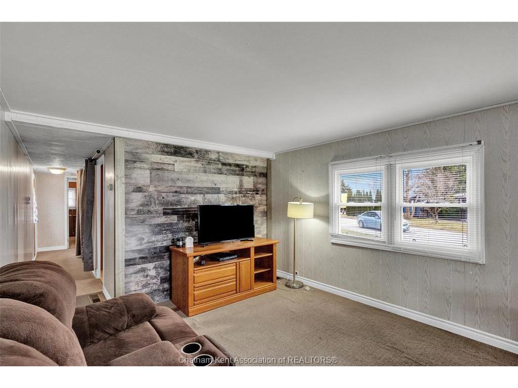 









22220


CHARING CROSS

Road, 2,
Chatham,




ON
N7M 5V8

