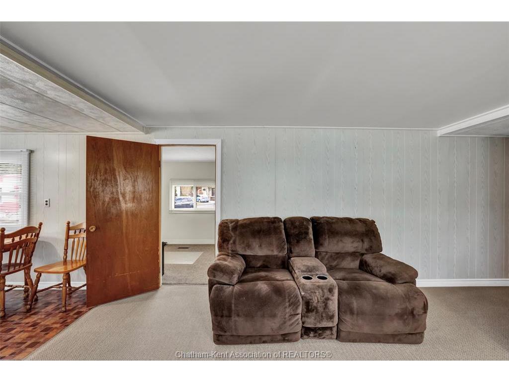 









22220


CHARING CROSS

Road, 2,
Chatham,




ON
N7M 5V8

