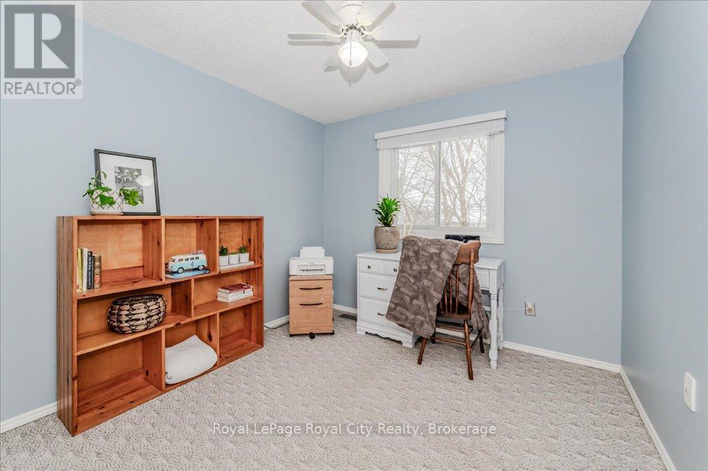 












5 HAZELWOOD DRIVE

,
Guelph (Kortright Hills),




Ontario
N1C1A7

