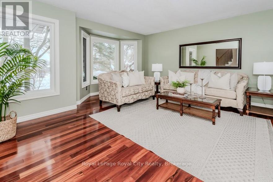 












5 HAZELWOOD DRIVE

,
Guelph (Kortright Hills),




Ontario
N1C1A7

