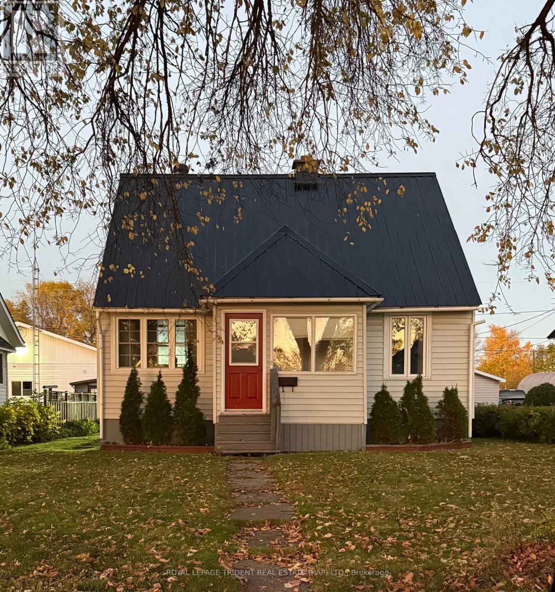 












40 BOWMAN AVENUE

,
Kapuskasing,




Ontario
P5N1N1

