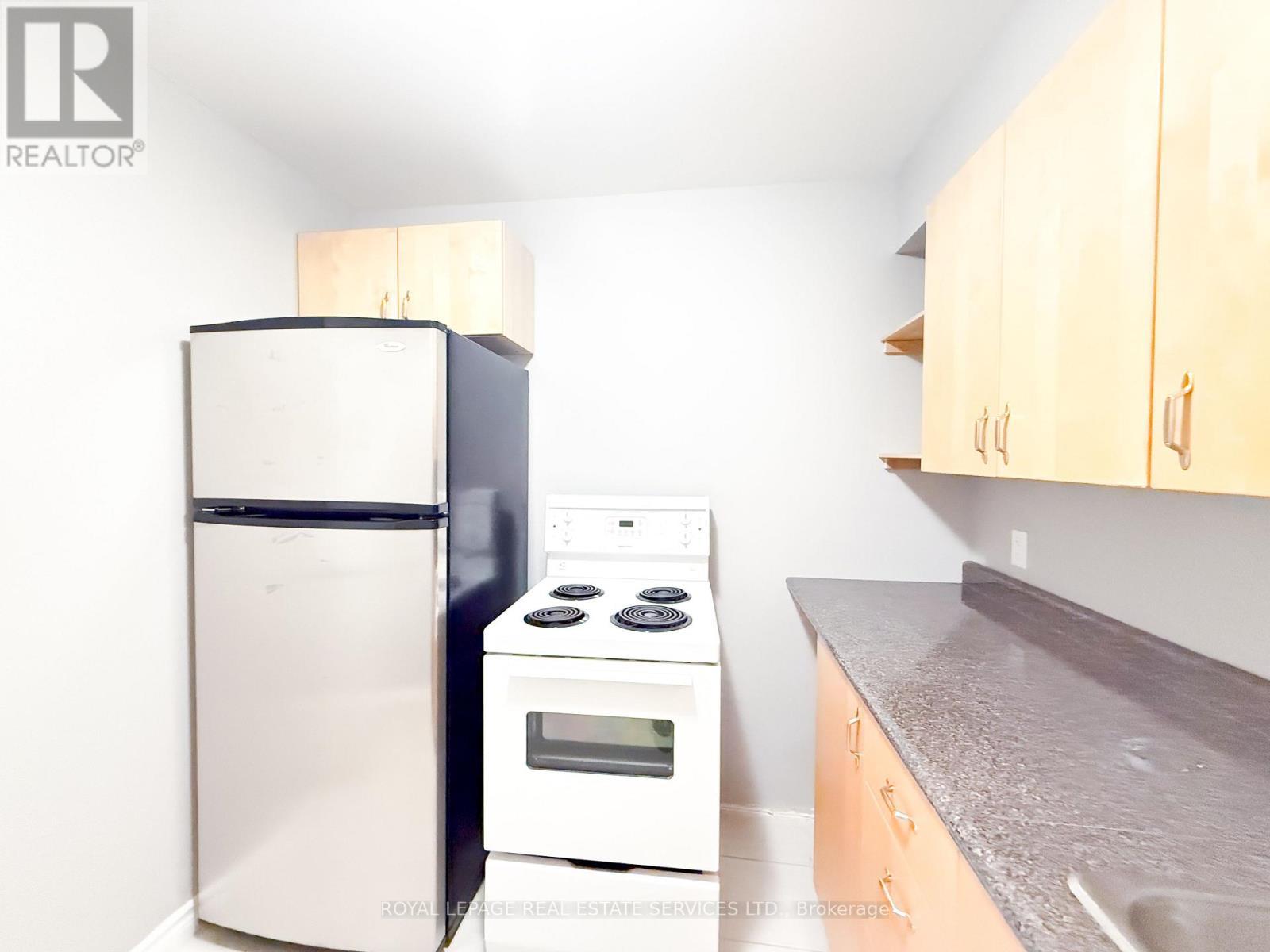 












LOWER - 3352 DUNDAS STREET W

,
Toronto,




Ontario
M6P2A4

