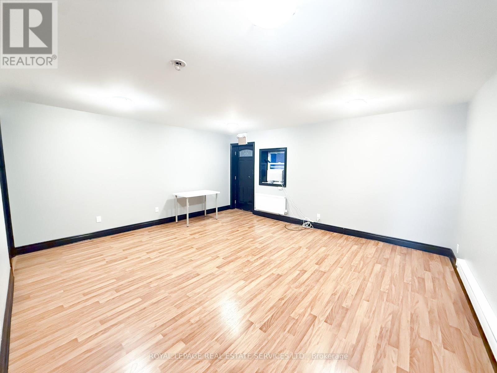 












LOWER - 3352 DUNDAS STREET W

,
Toronto,




Ontario
M6P2A4


