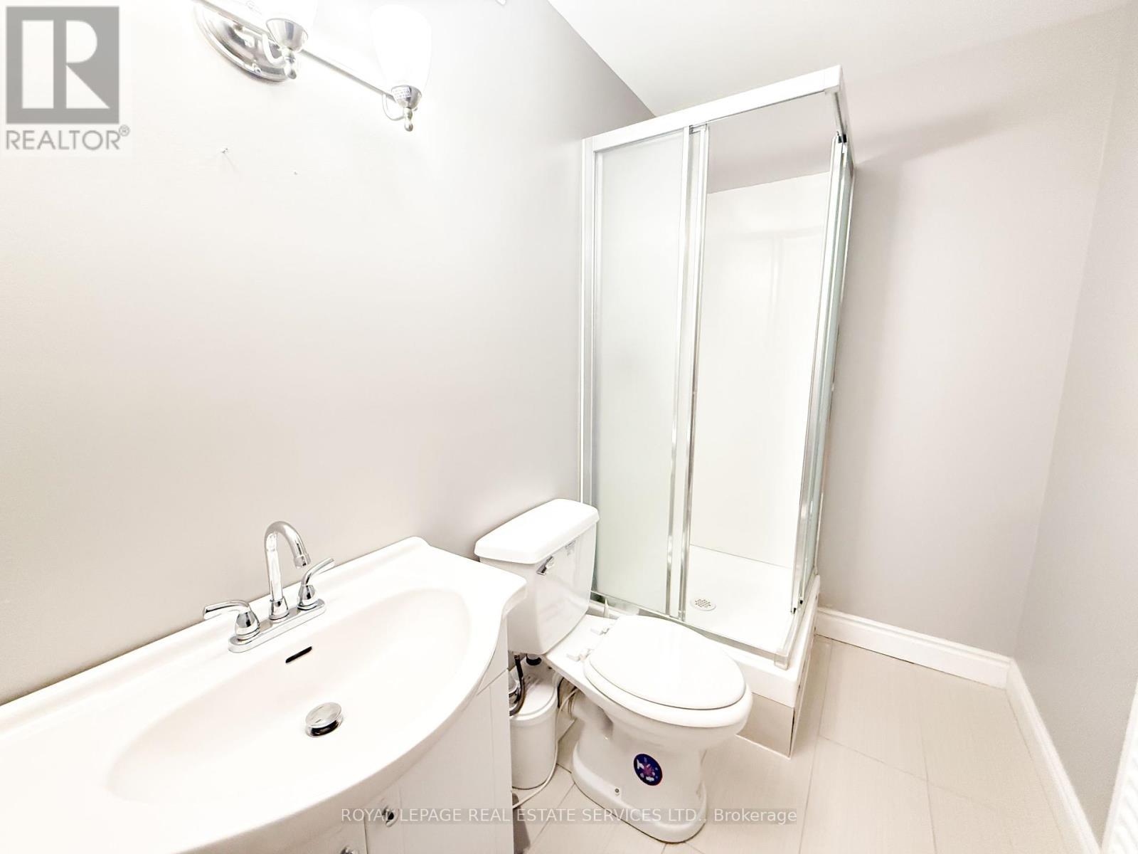 












LOWER - 3352 DUNDAS STREET W

,
Toronto,




Ontario
M6P2A4

