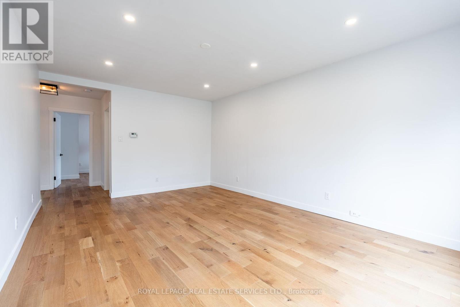 












182 CLOVERDALE AVENUE

,
Hamilton,




Ontario
L8K4M3

