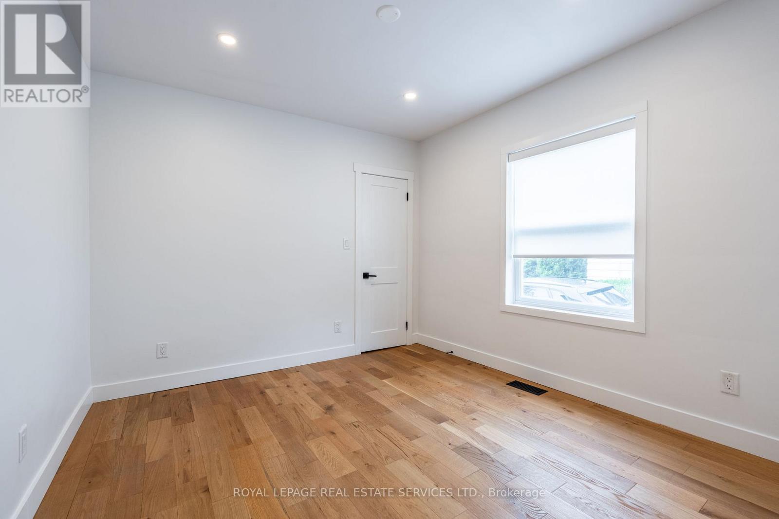 












182 CLOVERDALE AVENUE

,
Hamilton,




Ontario
L8K4M3

