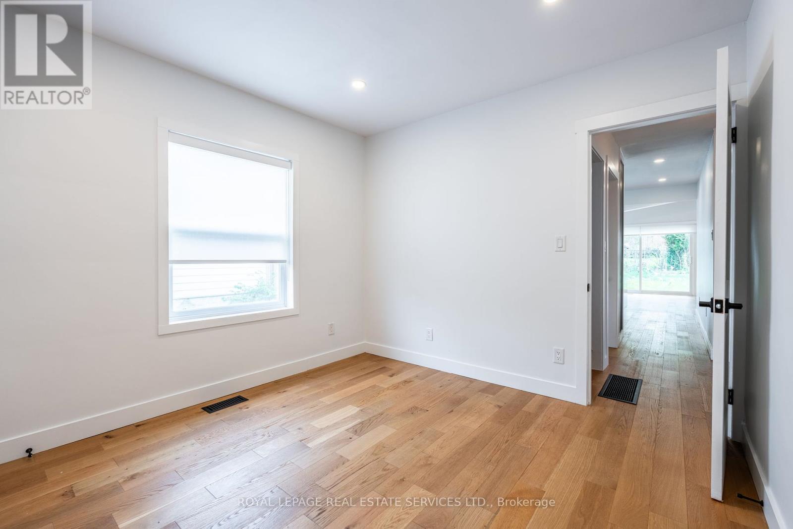 












182 CLOVERDALE AVENUE

,
Hamilton,




Ontario
L8K4M3

