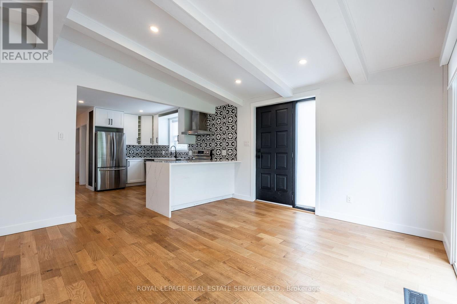 












182 CLOVERDALE AVENUE

,
Hamilton,




Ontario
L8K4M3

