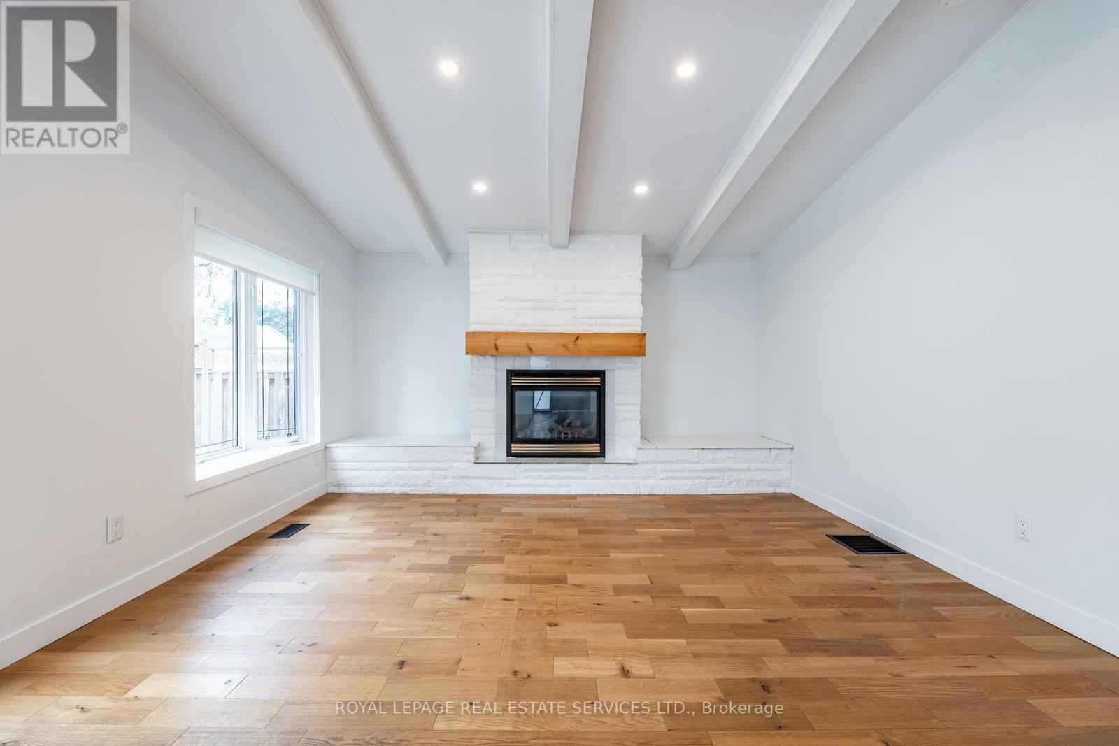 












182 CLOVERDALE AVENUE

,
Hamilton,




Ontario
L8K4M3

