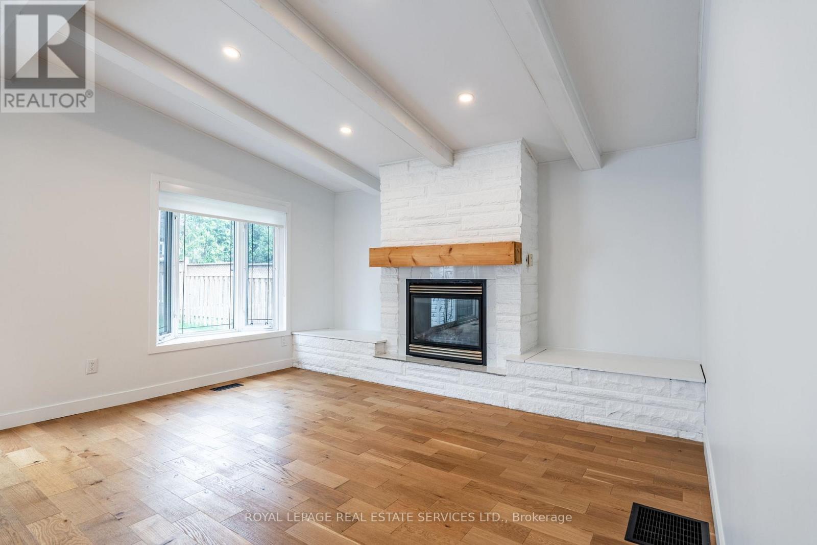 












182 CLOVERDALE AVENUE

,
Hamilton,




Ontario
L8K4M3

