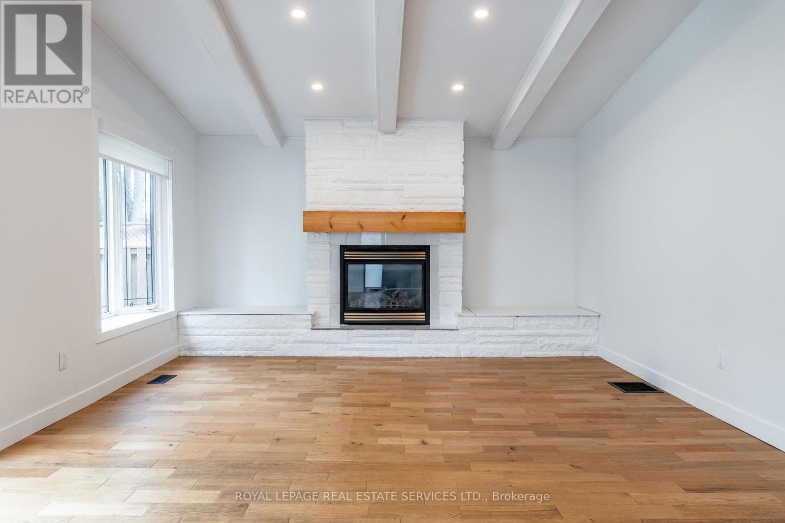 












182 CLOVERDALE AVENUE

,
Hamilton,




Ontario
L8K4M3

