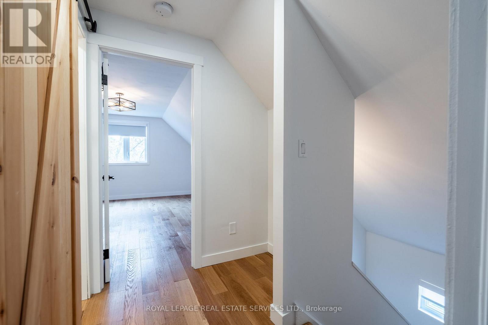 












182 CLOVERDALE AVENUE

,
Hamilton,




Ontario
L8K4M3

