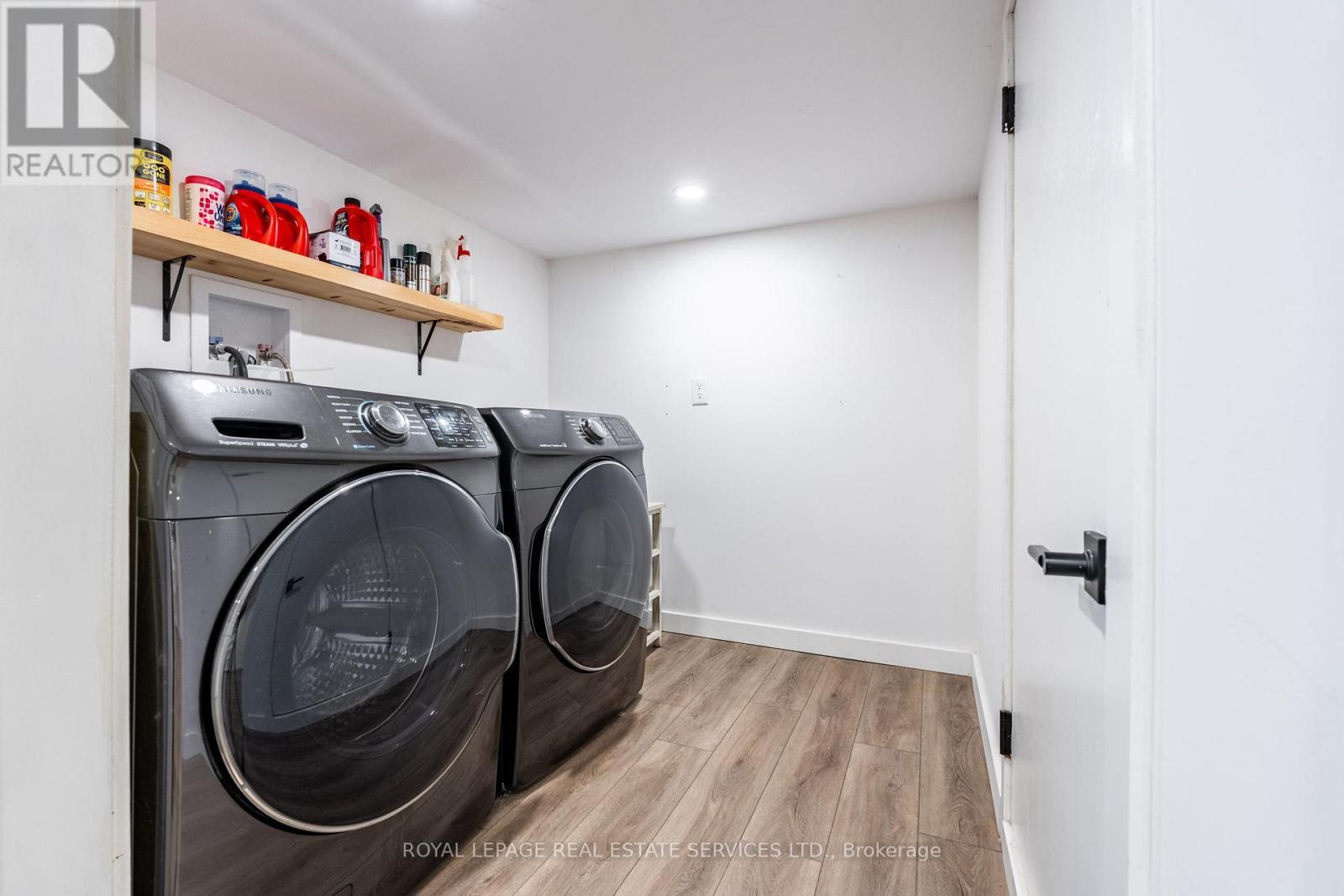 












182 CLOVERDALE AVENUE

,
Hamilton,




Ontario
L8K4M3

