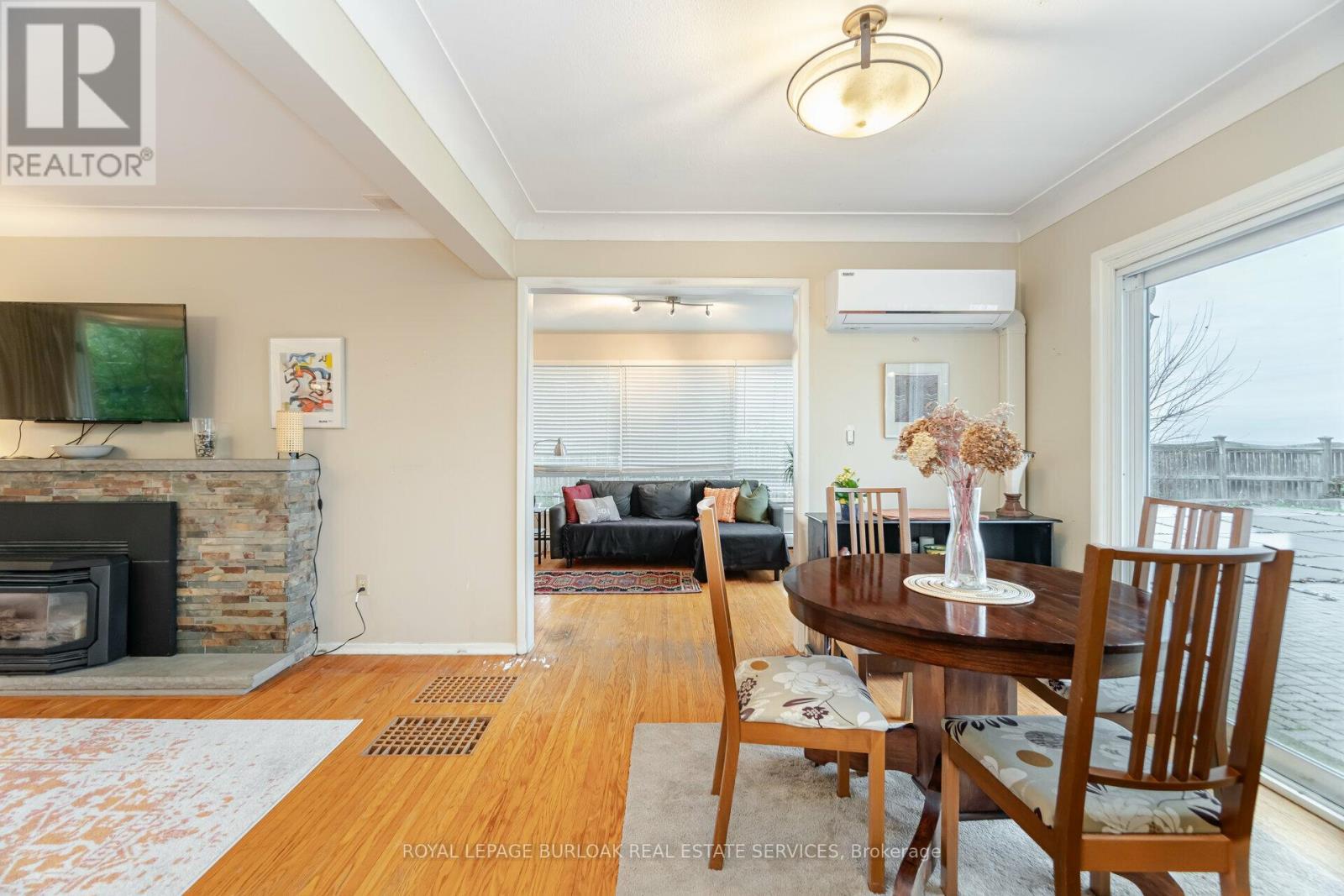 












805 RIDGE ROAD

,
Hamilton,




Ontario
L8J2Y3


