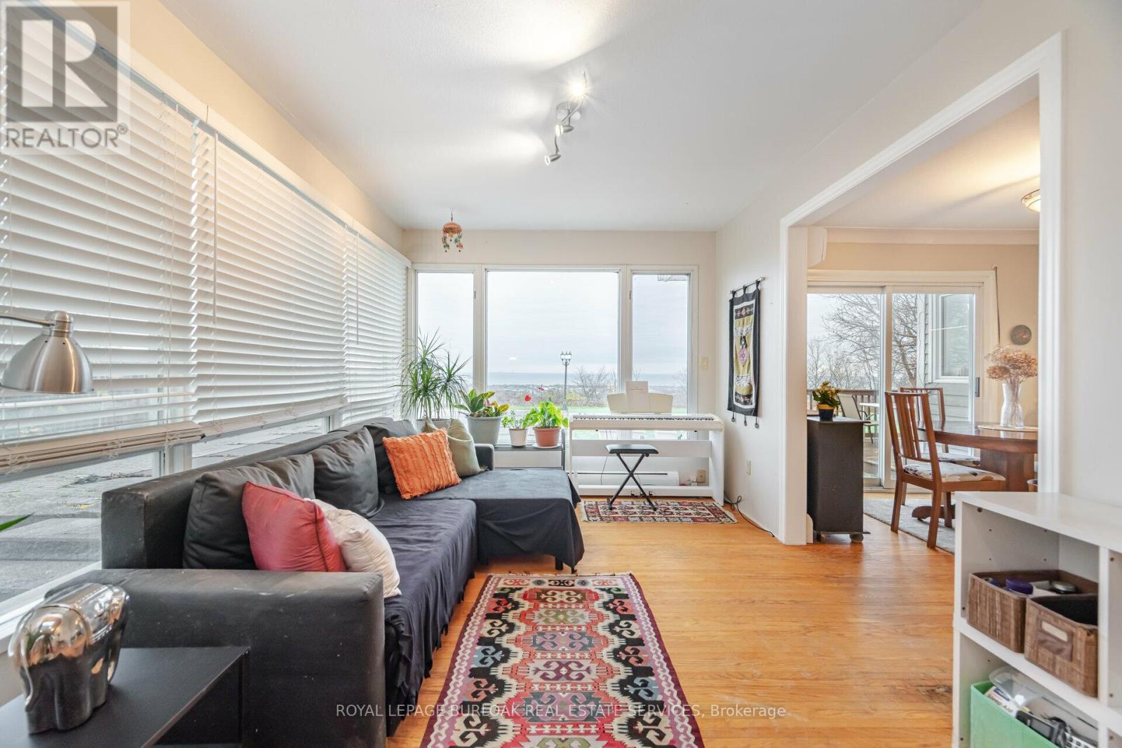 












805 RIDGE ROAD

,
Hamilton,




Ontario
L8J2Y3

