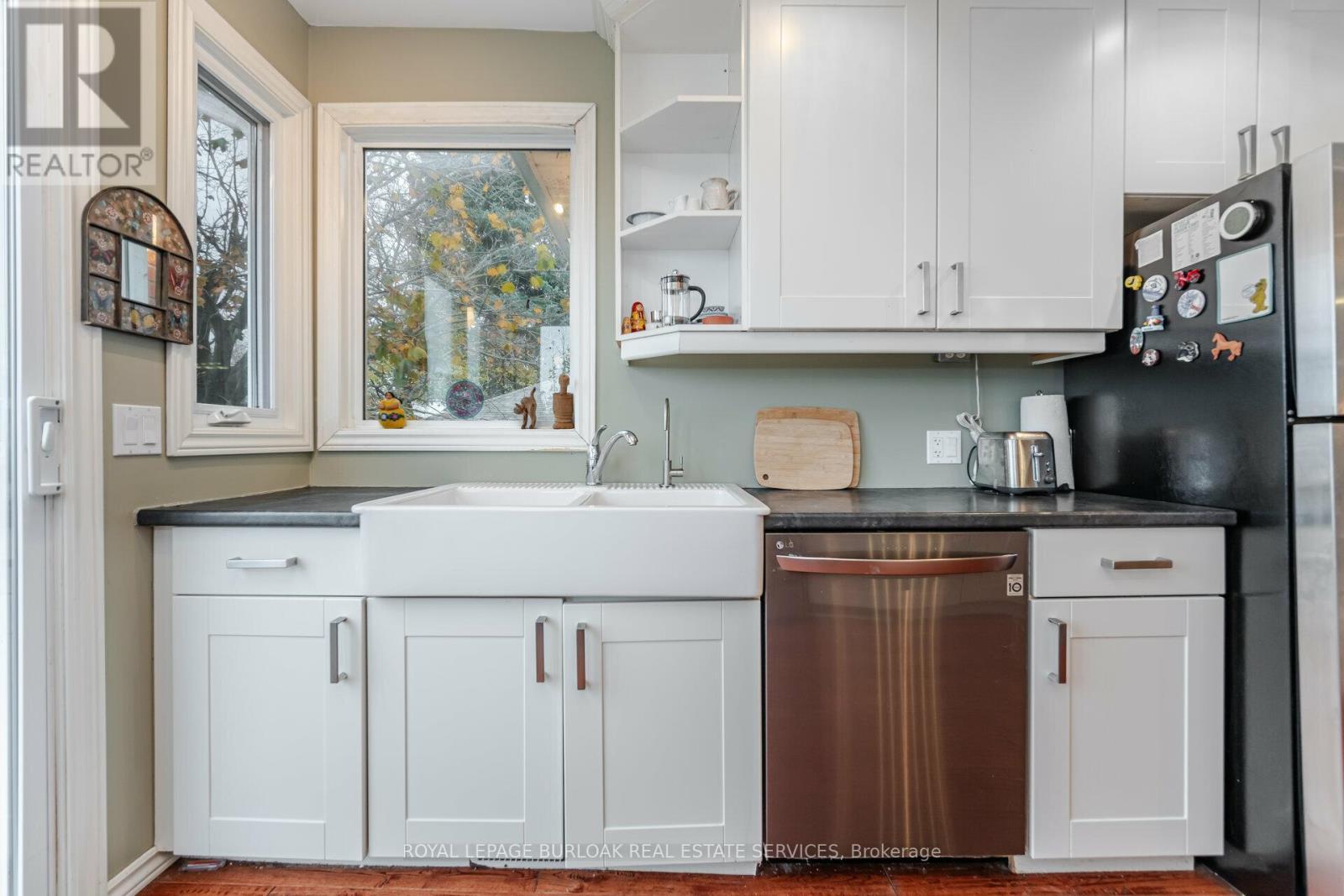 












805 RIDGE ROAD

,
Hamilton,




Ontario
L8J2Y3

