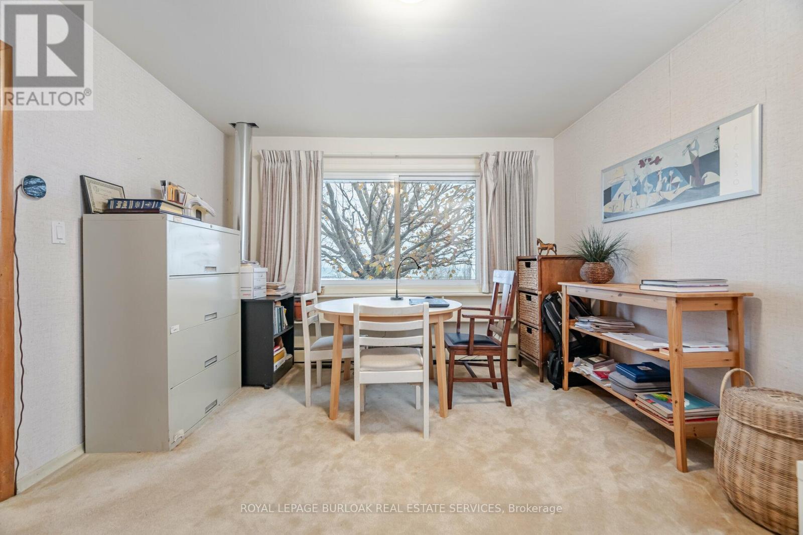 












805 RIDGE ROAD

,
Hamilton,




Ontario
L8J2Y3

