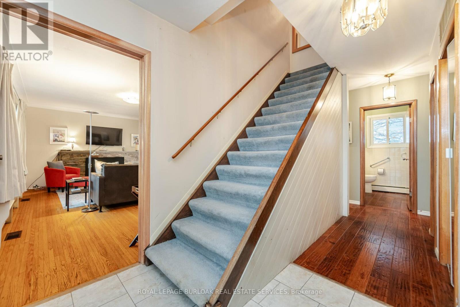 












805 RIDGE ROAD

,
Hamilton,




Ontario
L8J2Y3

